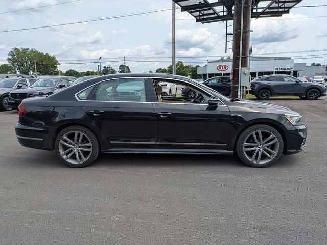 2019 Volkswagen Passat 2.0T SE R-Line