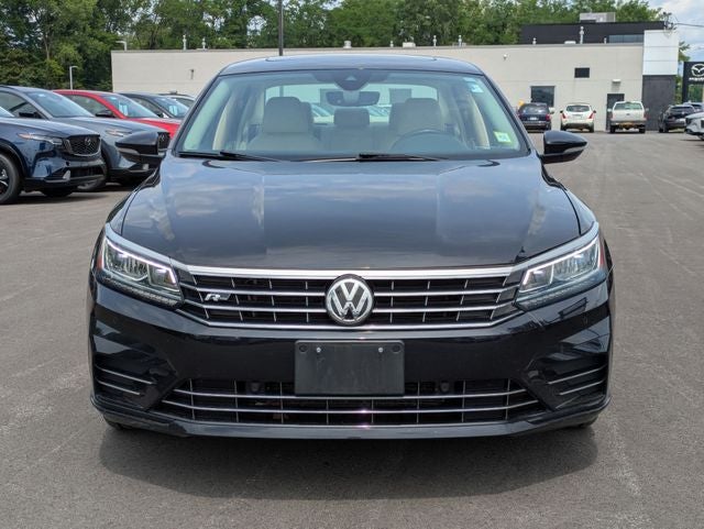 2019 Volkswagen Passat 2.0T SE R-Line